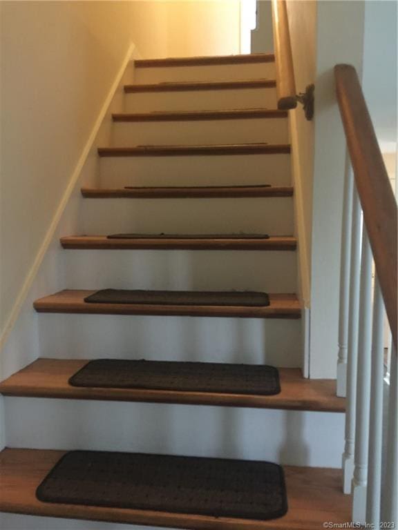 273 Queen St Apt 15E, Southington, CT 06489 - view of staircase