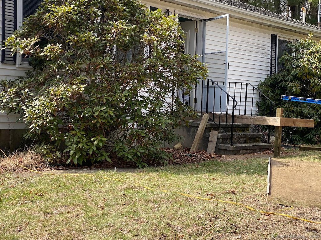 278 New London Rd, Colchester, CT 06415 - view of yard