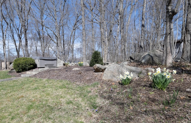 170 Barker Hill Dr, Guilford, CT 06437 - view of yard with a hot tub