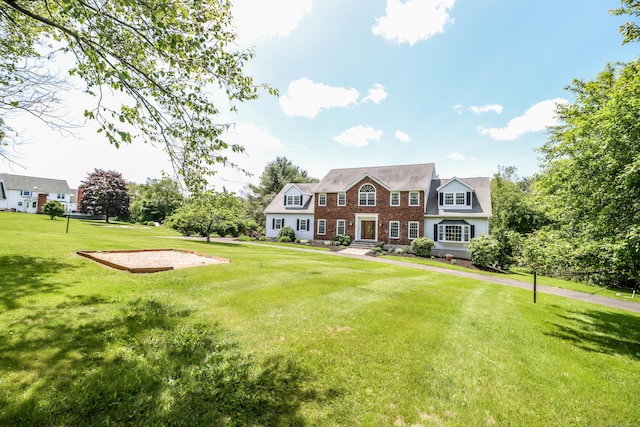 3 Huntington Ln, New Fairfield, CT 06812 - view of front facade with a front yard