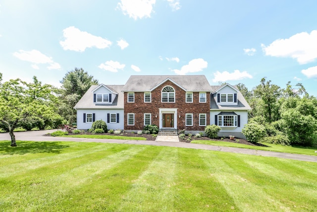 3 Huntington Ln, New Fairfield, CT 06812 - colonial home featuring a front yard and brick siding