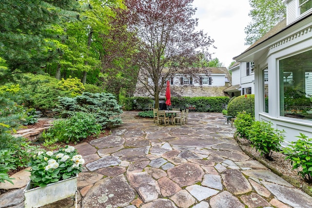 8 Bayberry Hl, Roxbury, CT 06783 - view of patio featuring outdoor dining area