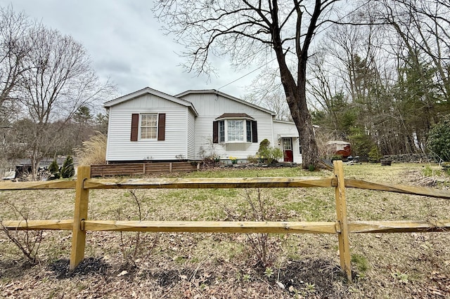 44 Red Bridge Rd, Thompson, CT 06255 - view of front of house