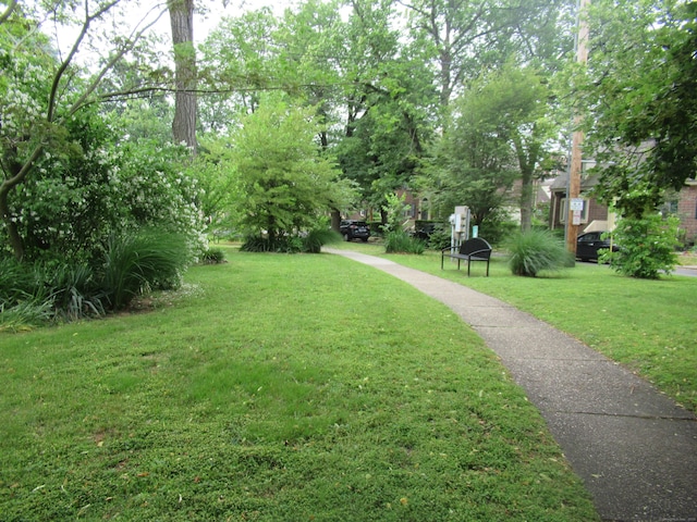 164 Flanders St, Bridgeport, CT 06604 - view of property's community featuring a yard