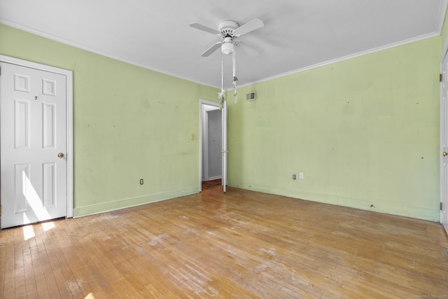 200 New Canaan Ave, Norwalk, CT 06850 - empty room with light wood finished floors, visible vents, crown molding, baseboards, and ceiling fan