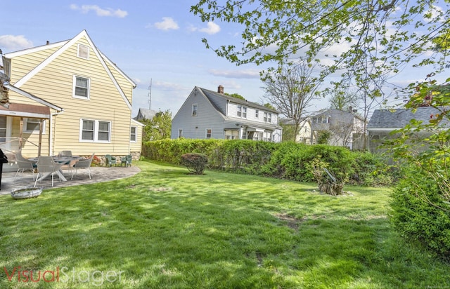 90 Culloden Rd, Stamford, CT 06902 - view of yard featuring a patio