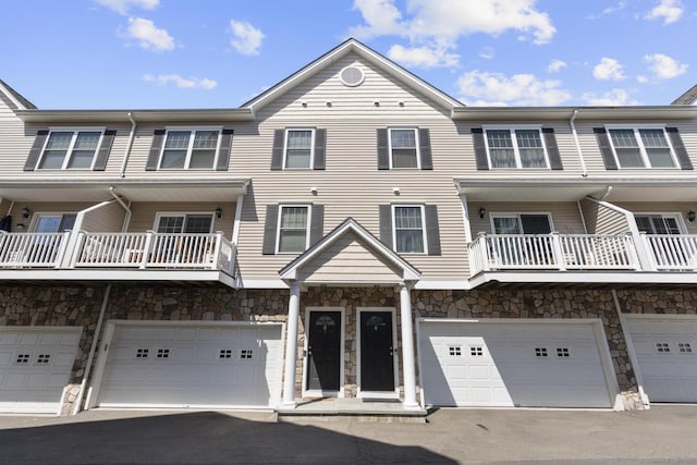 59 Liberty St Apt 42, Stamford, CT 06902 - photo 2