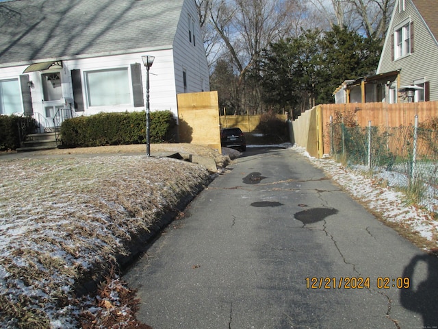84 Deerfield Ave, Waterbury, CT 06708 - photo 2