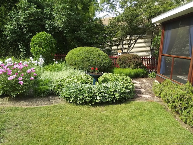 574 Fabyan Rd, Thompson, CT 06255 - view of yard