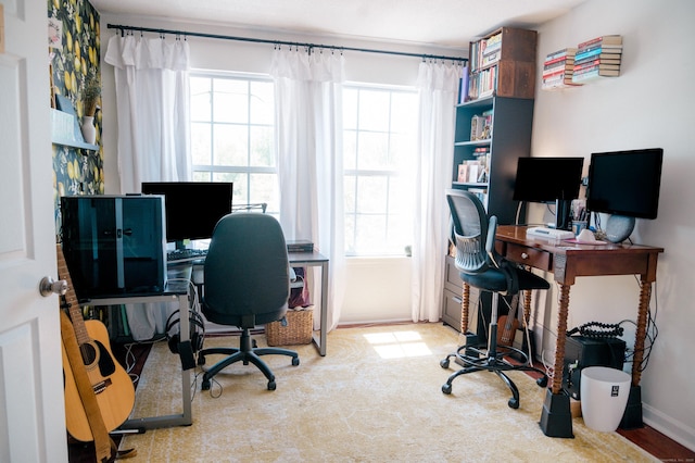 15 Forest Glen Cir Unit 19, Middletown, CT 06419 - home office with plenty of natural light and baseboards