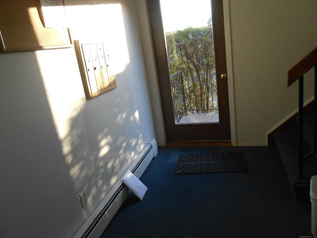 entryway featuring carpet