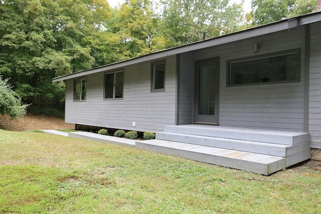 45 Wayside Ln, Redding, CT 06896 - rear view of house with a yard