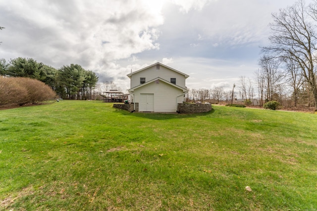 17 Old Hampton Rd, Canterbury, CT 06331 - view of grassy yard featuring a wooden deck