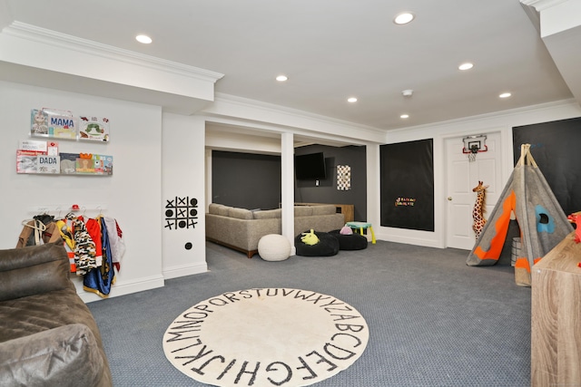 recreation room with baseboards, carpet floors, recessed lighting, and ornamental molding