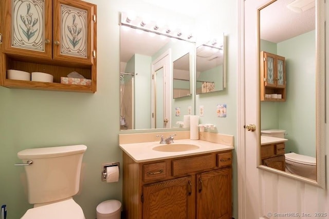 443 Lakeview Dr Unit 443, Southington, CT 06489 - bathroom with toilet, vanity, and a shower with curtain