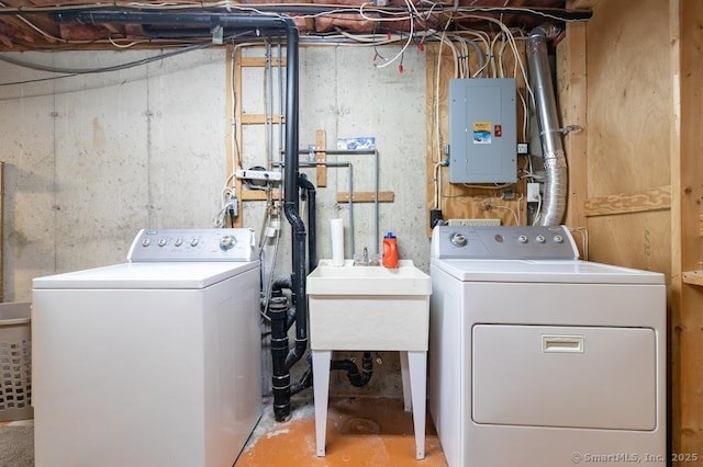 443 Lakeview Dr Unit 443, Southington, CT 06489 - laundry area featuring electric panel and washer and clothes dryer