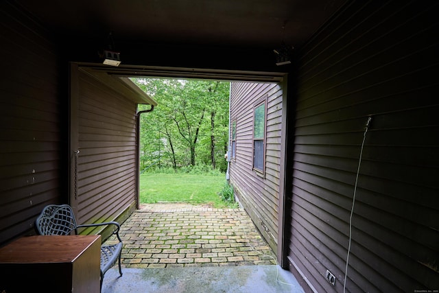581 Oxford Rd, Oxford, CT 06478 - view of patio