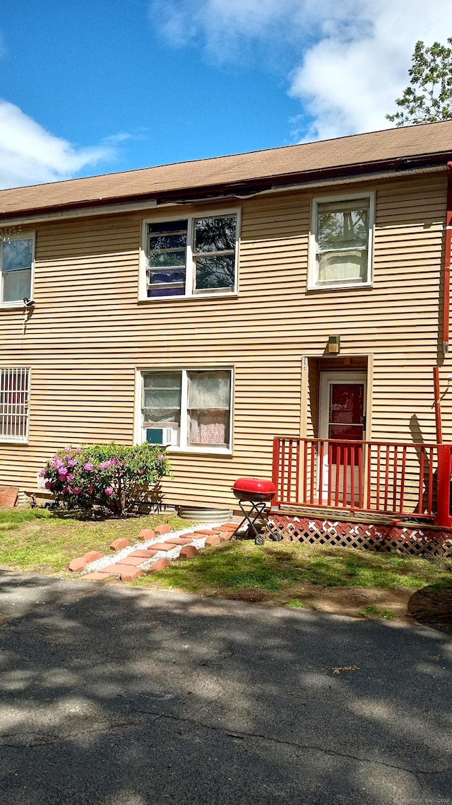 25 Judson St Apt C, Hartford, CT 06120 - photo 1