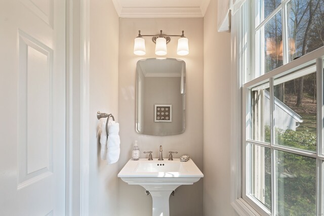 6 Wahackme Ln, New Canaan, CT 06840 - bathroom with crown molding