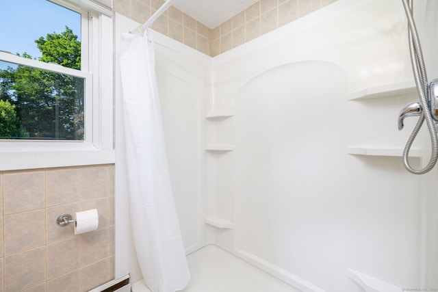 31 Mountain View Dr, Rocky Hill, CT 06067 - full bath featuring a shower with curtain and tile walls