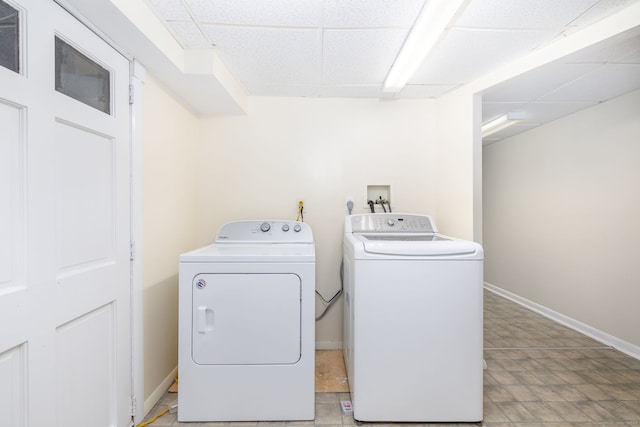 31 Mountain View Dr, Rocky Hill, CT 06067 - washroom featuring washing machine and clothes dryer and baseboards