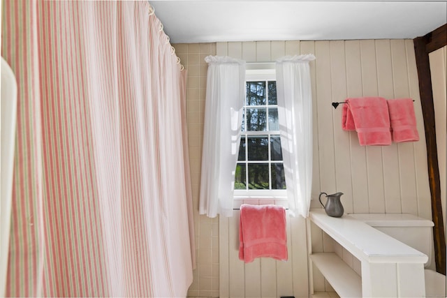 538 County Rd, Guilford, CT 06437 - full bathroom featuring toilet