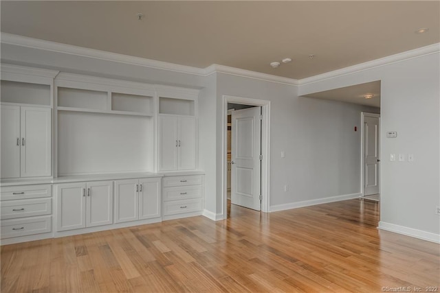 85 Memorial Rd Apt 414, West Hartford, CT 06107 - interior space featuring light wood-style floors, baseboards, and ornamental molding