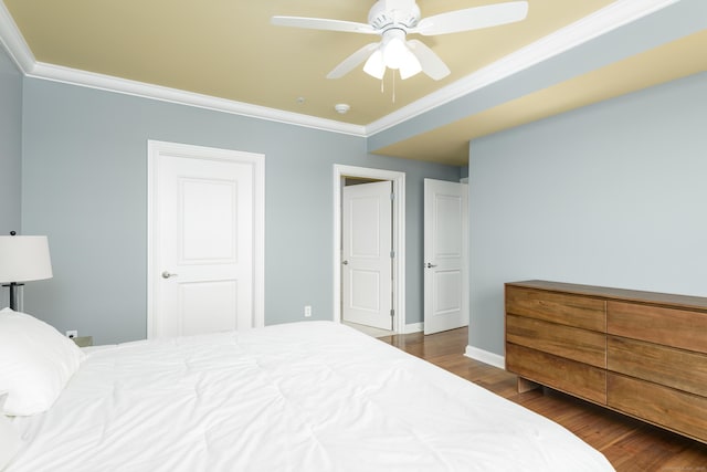 85 Memorial Rd Apt 414, West Hartford, CT 06107 - bedroom with wood finished floors, a ceiling fan, baseboards, and ornamental molding