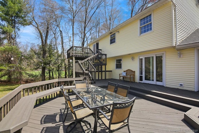8 Gregory Ln, Simsbury, CT 06070 - deck with outdoor dining area and stairs