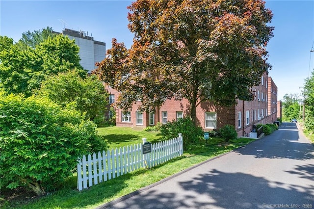 70 Strawberry Hill Ave Apt 3-2A, Stamford, CT 06902 - view of building exterior with fence