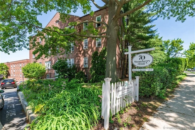 70 Strawberry Hill Ave Apt 3-2A, Stamford, CT 06902 - view of community / neighborhood sign