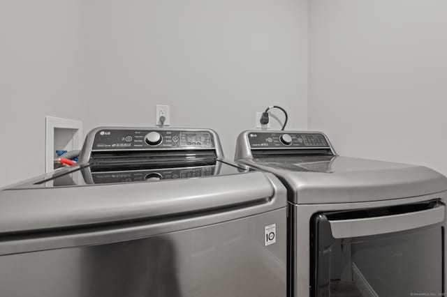 54 Edgerton Rd, Granby, CT 06090 - laundry room featuring washer and clothes dryer