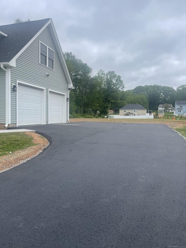896 E St, Middletown, CT 06457 - garage with driveway
