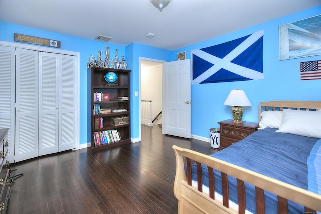 33 Pequot Trl, Westport, CT 06880 - bedroom featuring wood finished floors, baseboards, and a closet