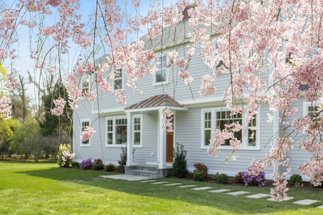 4 Rabbit Ln, Darien, CT 06820 - view of front of house with a front yard