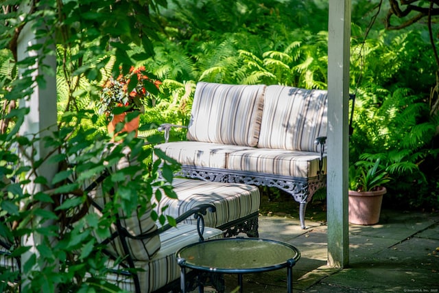 341 Housatonic River Rd, Salisbury, CT 06068 - balcony featuring a patio