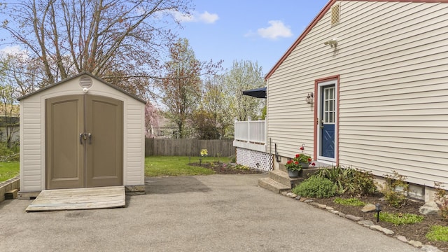 98 Cynthia Dr, West Haven, CT 06516 - exterior space with fence