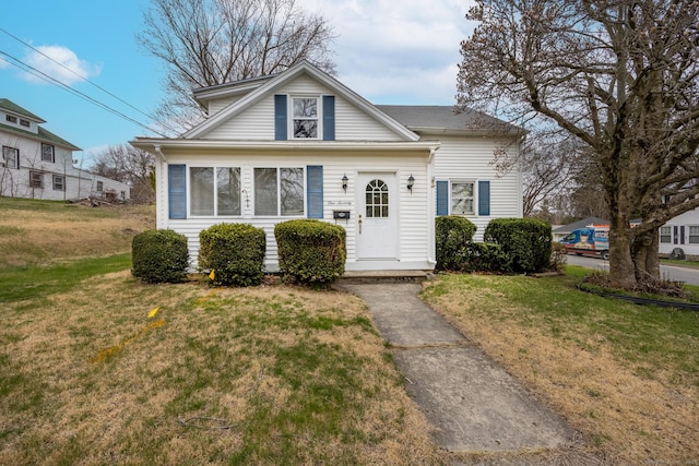 170 Park Rd, Waterbury, CT 06708 - bungalow with a front lawn