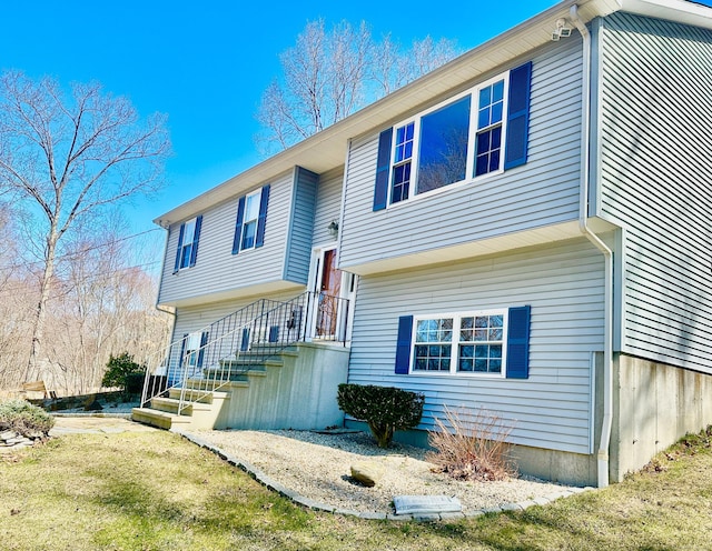 view of split foyer home