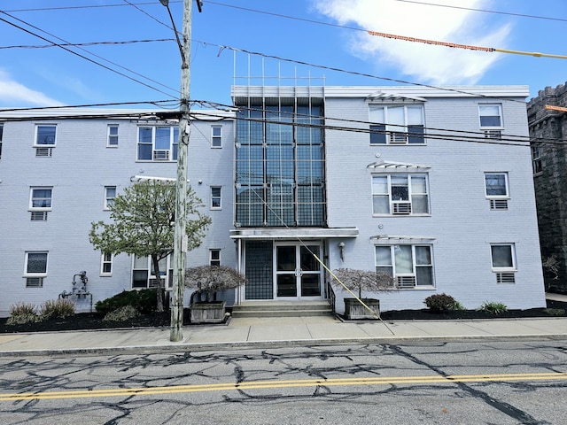 184 Pequot Ave Unit 406, New London, CT 06320 - view of building exterior featuring entry steps