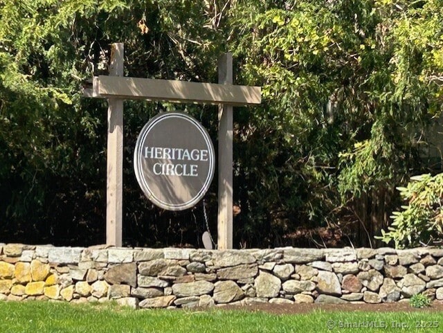 9 Heritage Cir Unit D, Southbury, CT 06488 - view of community / neighborhood sign