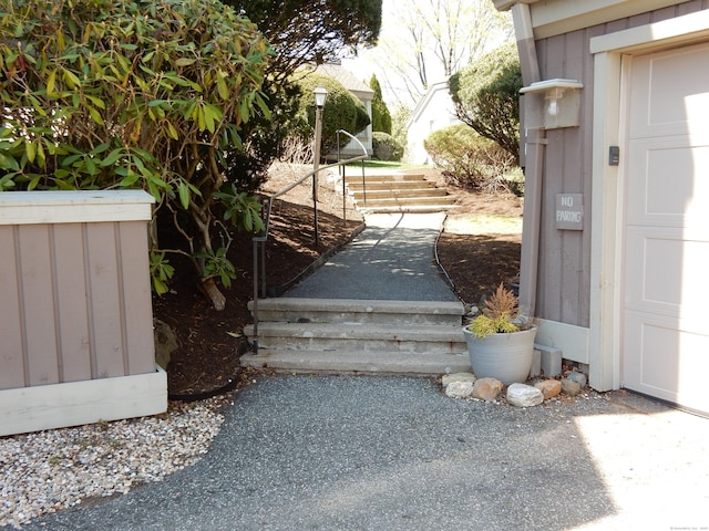 9 Heritage Cir Unit D, Southbury, CT 06488 - view of gate