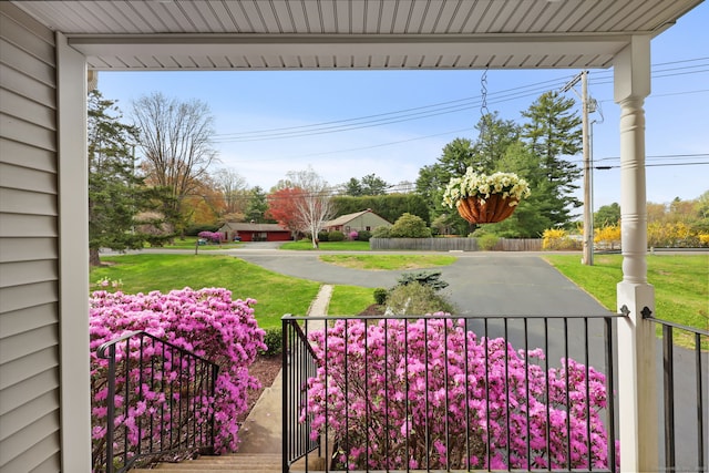 12 Canoe Brook Rd, Trumbull, CT 06611 - view of yard with a porch