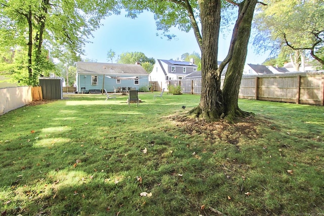 136 Edgemere Ave, West Hartford, CT 06110 - view of yard featuring a fenced backyard