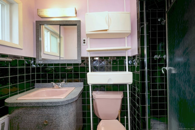 472 Westover Rd, Stamford, CT 06902 - full bath with a tile shower, toilet, and tile walls