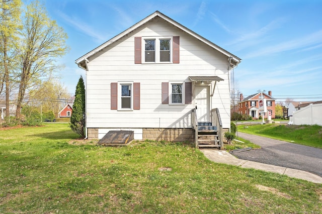 576 Main St, Somers, CT 06071 - view of front of home with a front lawn