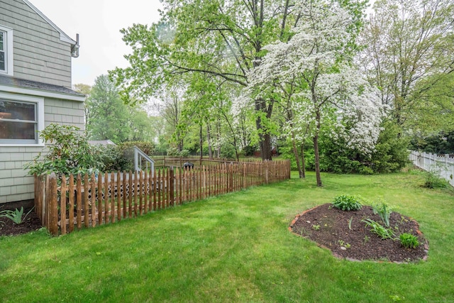 20 Fairview St, Simsbury, CT 06070 - view of yard featuring fence