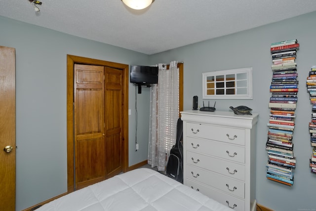 bedroom featuring a closet