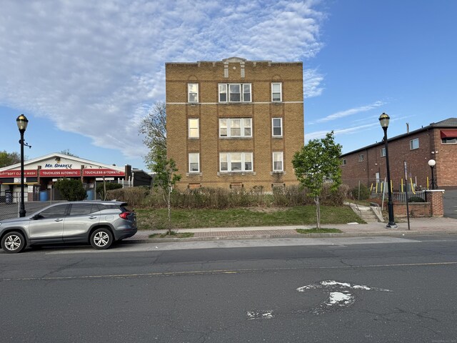 913 Wethersfield Ave, Hartford, CT 06114 - view of property