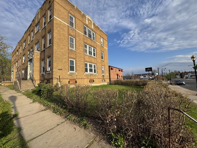 913 Wethersfield Ave, Hartford, CT 06114 - view of building exterior